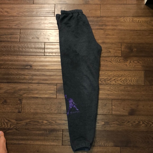 Just don’t wear these anymore. Gently worn. - Picture 2 of 4